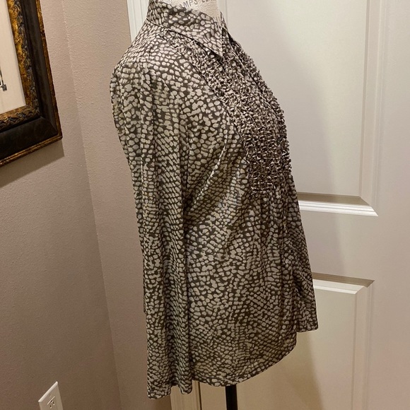 Liz Claiborne Lined Top, XL, Ruffled Front, 9-Button, Long Sleeve, Br/Lt Br, NWT - Picture 4 of 11